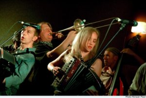 17 Hippies in Top 20